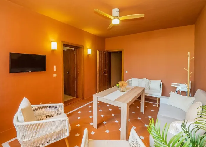 Cubo's & Parking Jardines De Don Carlos Lejlighed