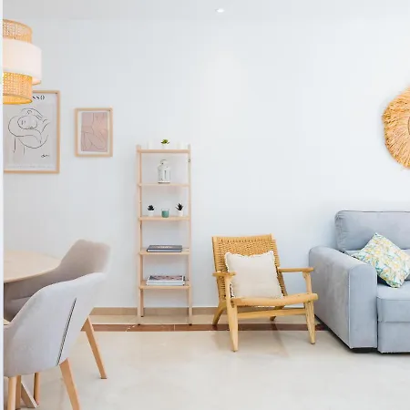 Cubo's & Parking Jardines De Don Carlos דירה