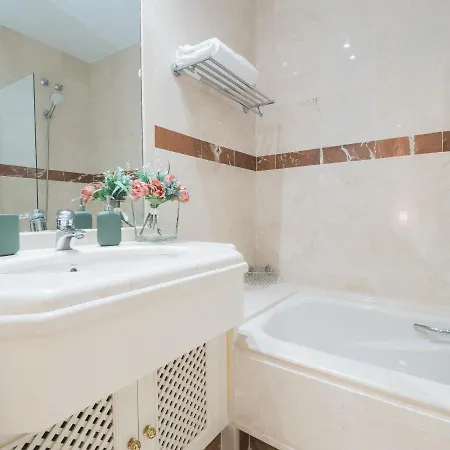 Cubo's & Parking Jardines De Don Carlos Apartman *