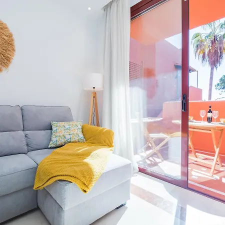 Cubo's & Parking Jardines De Don Carlos