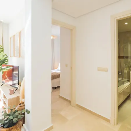 Cubo's & Parking Jardines De Don Carlos Marbella