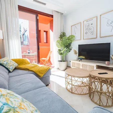 Cubo's & Parking Jardines De Don Carlos Apartman Marbella