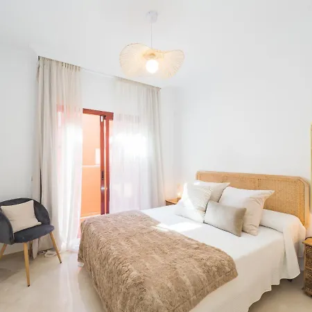 Cubo's & Parking Jardines De Don Carlos Apartman Marbella