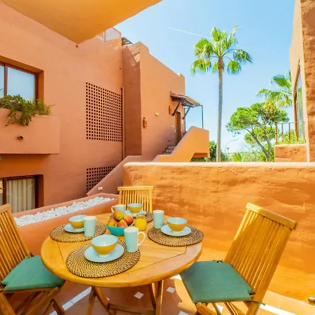 Cubo's & Parking Jardines De Don Carlos Apartman