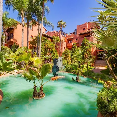 Apartment Cubo's & Parking Jardines De Don Carlos Marbella