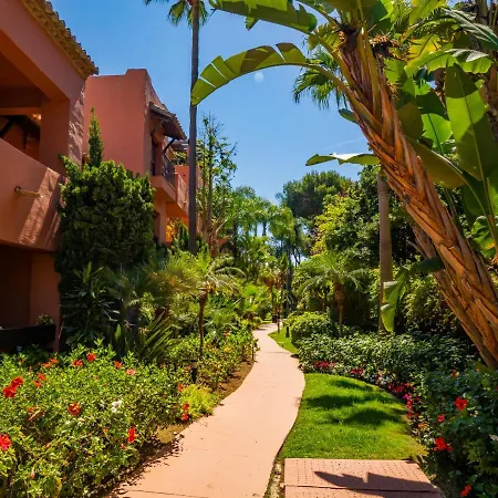 Cubo's & Parking Jardines De Don Carlos Apartman *