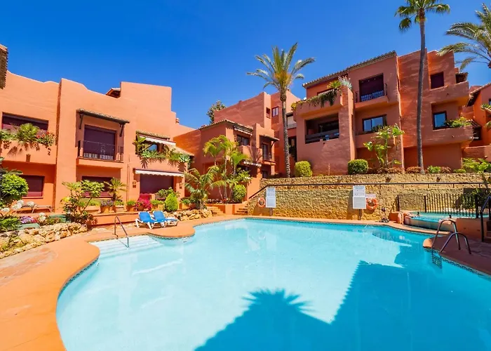 Apartment Cubo's & Parking Jardines De Don Carlos Marbella