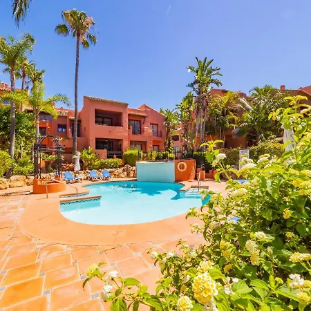 Apartamento Cubo's Beach&parking Jardines De Don Carlos Marbella