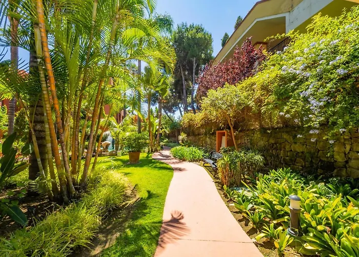 Cubo's & Parking Jardines De Don Carlos Apartmán Marbella